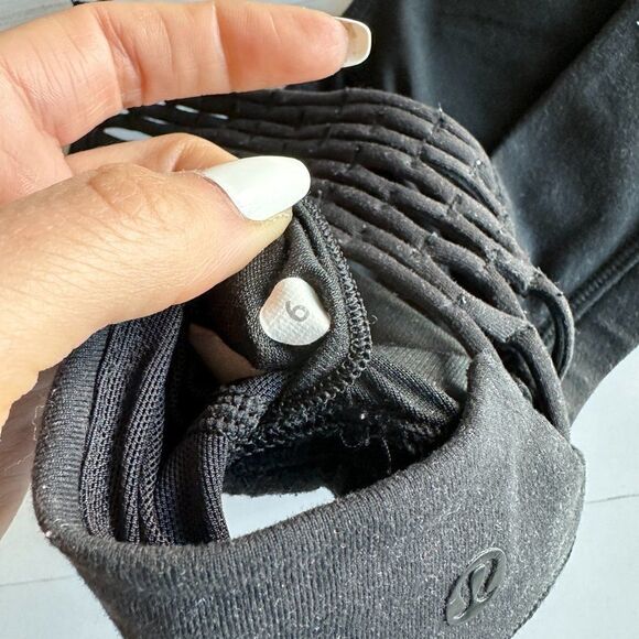 Lululemon True Self Bra Black - Size 6 - Picture 6 of 6